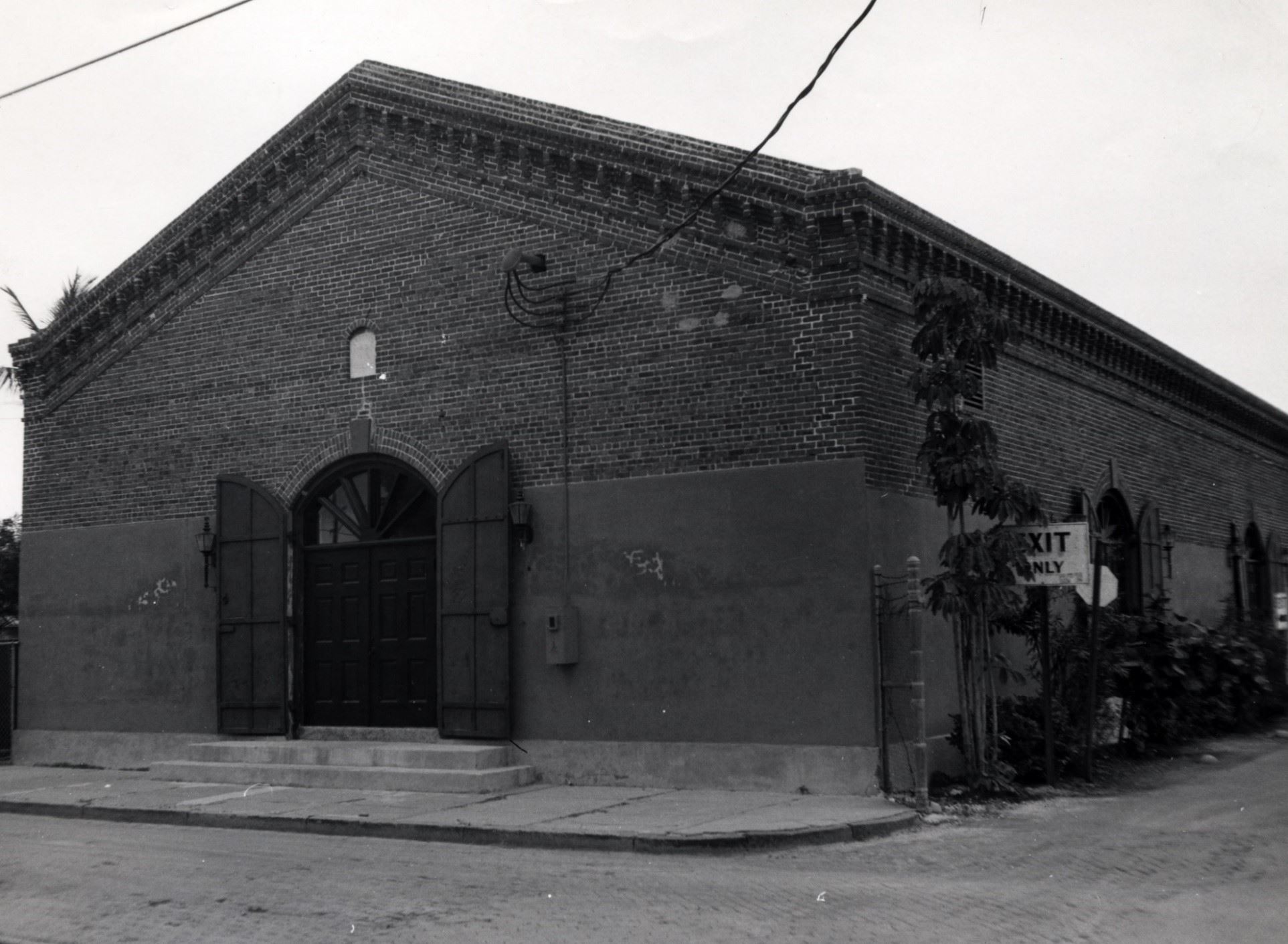 Wall and Company Warehouse on Mallory Docks in 1963 when it was the Convention Center.
