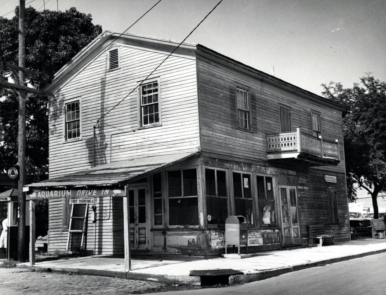 301 Front Street before renovation as the Art Center circa 1950s. From the Monroe County Library.